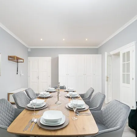 Apartment Luxury 150m2 On Wencelas Square With Private Garage *