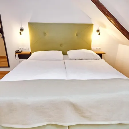 Szálloda Garden Court 4*