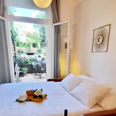 Apartment Amazing Flat With Garden, Vinohrady Near Center
