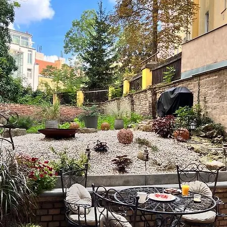 Amazing Flat With Garden, Vinohrady Near Center *