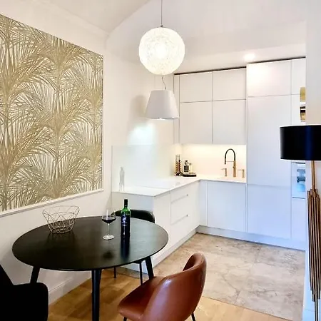 Amazing Flat With Garden, Vinohrady Near Center Apartment