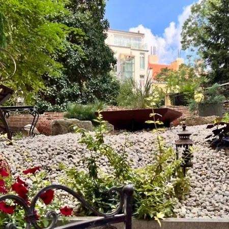 Amazing Flat With Garden, Vinohrady Near Center