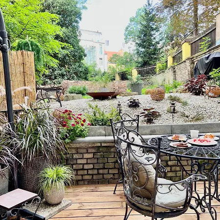 Apartment Amazing Flat With Garden, Vinohrady Near Center Prague