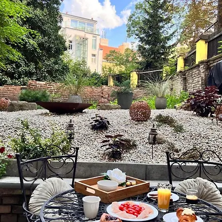 Apartment Amazing Flat With Garden, Vinohrady Near Center