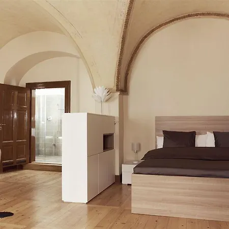 Apartment 3 Epoques By Adrez Prague