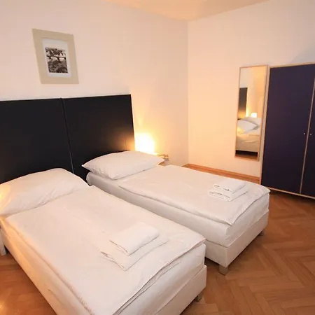 Leo Old Town Apartment