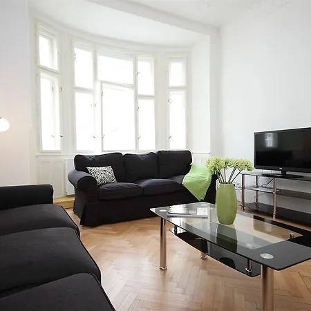 Apartment Leo Old Town *