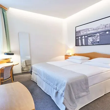 Western Moran Hotel 4*