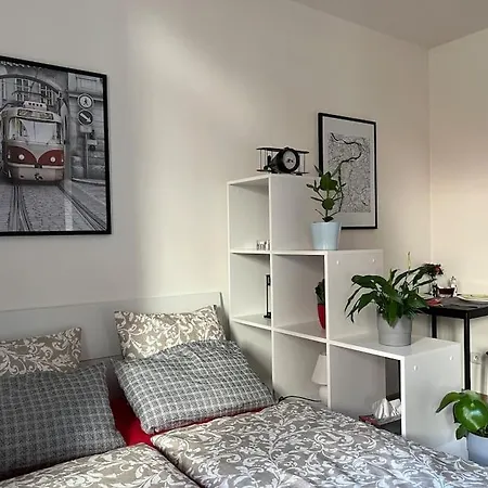 Modern Krymska & Francouzska Street Appartamento *