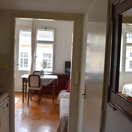 Old Town - Konviktska Apartment *