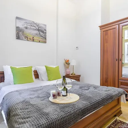 Superior Near Dlouha Street Apartment *