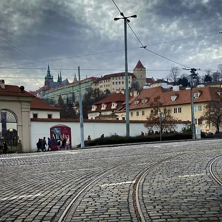 Utulny Byt Pod Prazskym Hradem Appartamento *