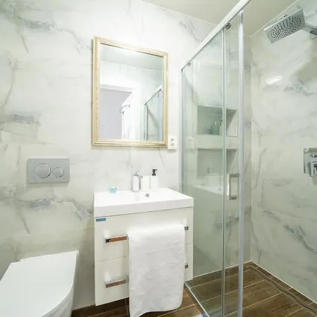 Exclusive With A View Of Castle And Vltava River Apartament *
