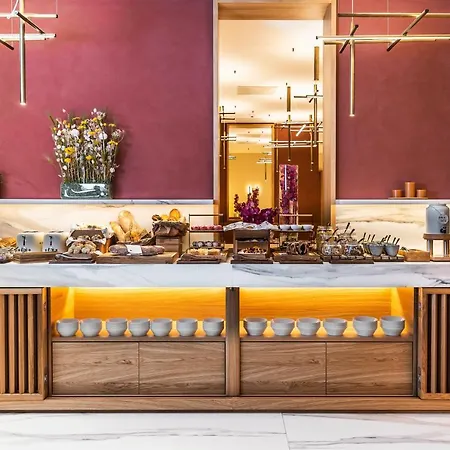 Hotel The Julius 5*