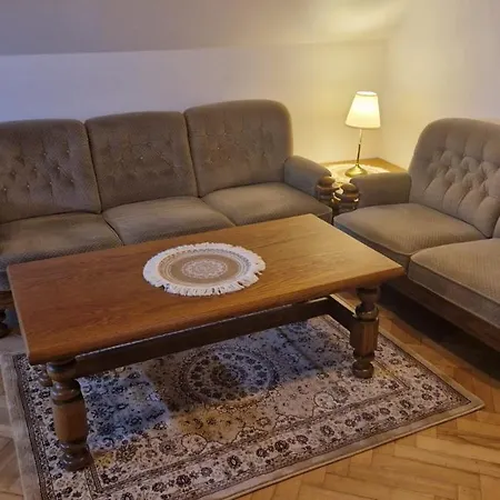 Old Town Apartment *