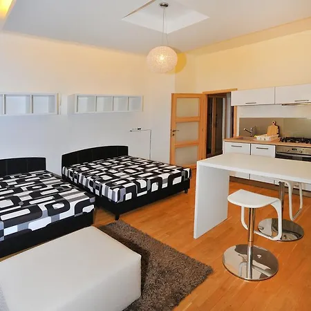 Apartment Near The Old Town Square *
