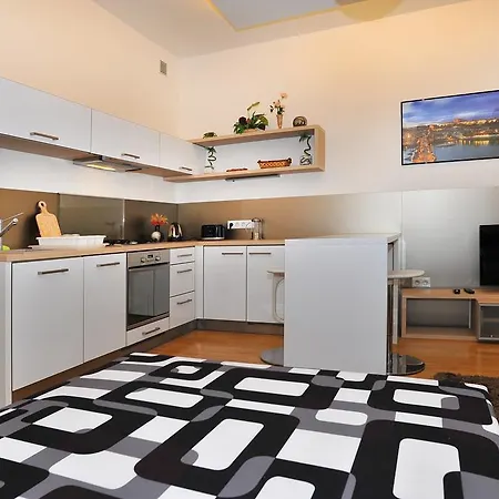 Apartment Near The Old Town Square *