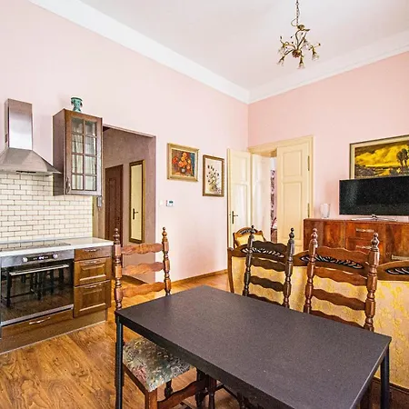 Appartement Astronomical Clock By Ruterra Praag