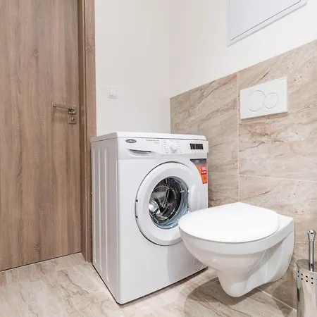 Brand New Two #26 With Free Secure Parking Close To Center *