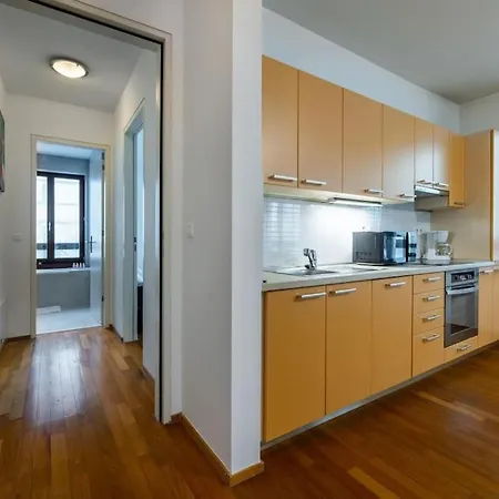 Modern Spacious Flat With A Terrace And A Parking Appartamento *
