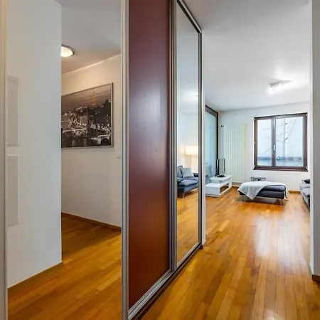 Appartamento Modern Spacious Flat With A Terrace And A Parking