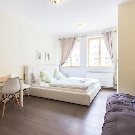 Appartement Charles Bridge Tower / Castle View Prague