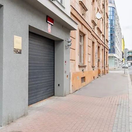 Brand New Two #26 With Free Secure Parking Close To Center