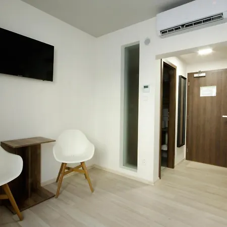 Hotel Adeba 3*