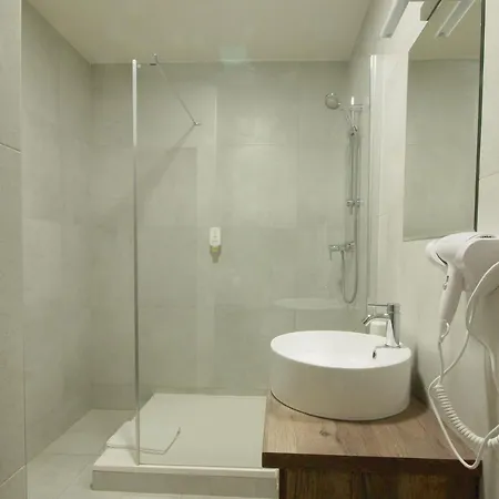 Adeba Hotel 3*