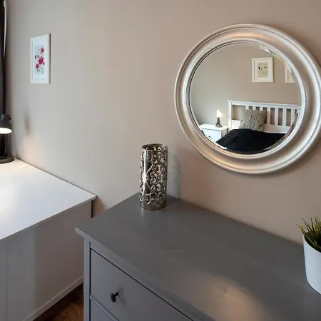 Apple Apartment *