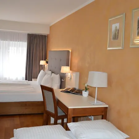 The Golden Wheel Hotel 4*