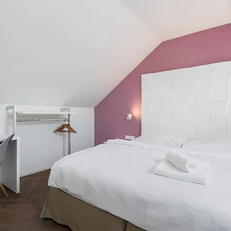 Modern Close To River Praha