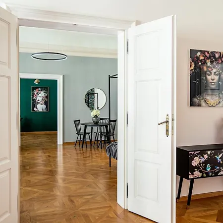 New Stylish 3 Bedrooms In Mala Strana - N2nd Daire