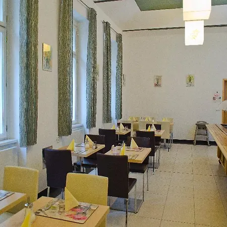 Hotel Pav 3*