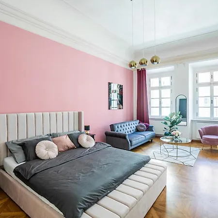 New Stylish 3 Bedrooms In Mala Strana - N2nd Daire *