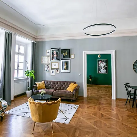 New Stylish 3 Bedrooms In Mala Strana - N2nd Daire *