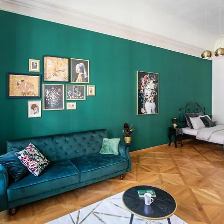 New Stylish 3 Bedrooms In Mala Strana - N2nd Daire *