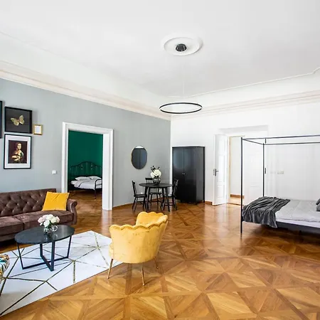 New Stylish 3 Bedrooms In Mala Strana - N2nd Daire *