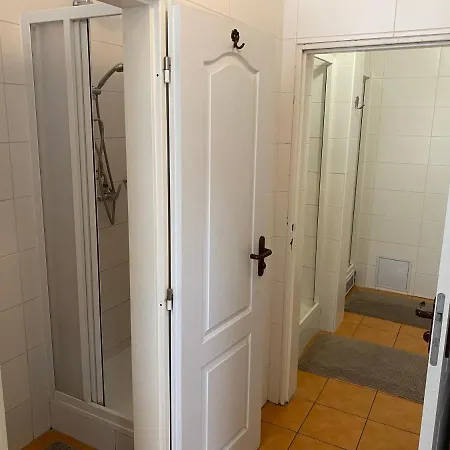 Emma Hostal *