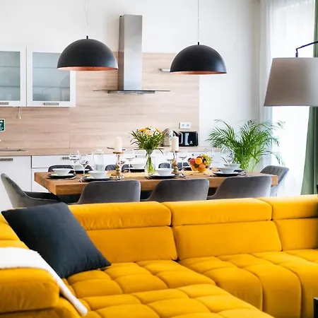 Centrum Pstrossova Apartment