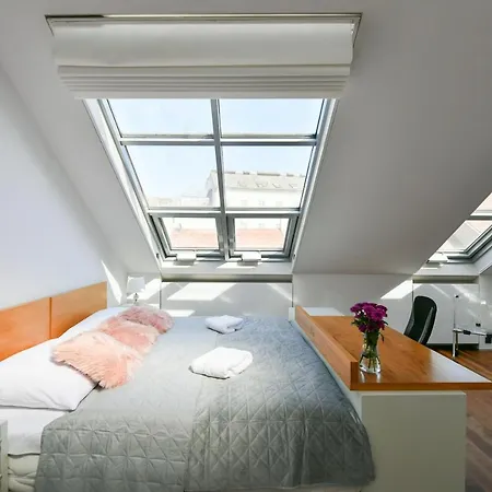 Luxury Penthouse With Sauna, Terrace, 250m2, 5bdrm, 3bthrm *
