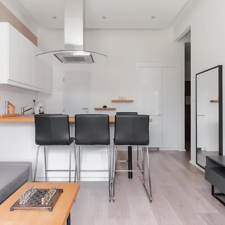 Apartment Days - Minimalist Flat - Trendy Karlin *