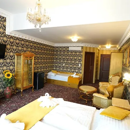 Liliova Old Town 4*