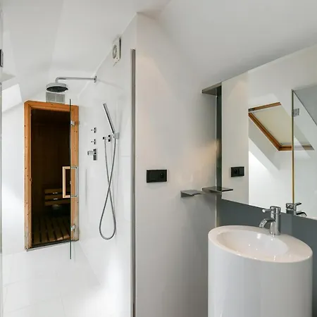 Luxury Penthouse With Sauna, Terrace, 250m2, 5bdrm, 3bthrm