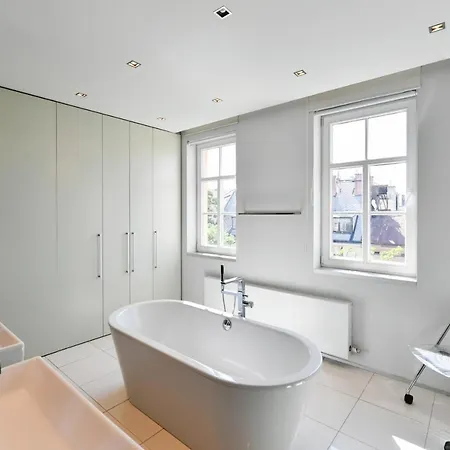 Luxury Penthouse With Sauna, Terrace, 250m2, 5bdrm, 3bthrm Apartment
