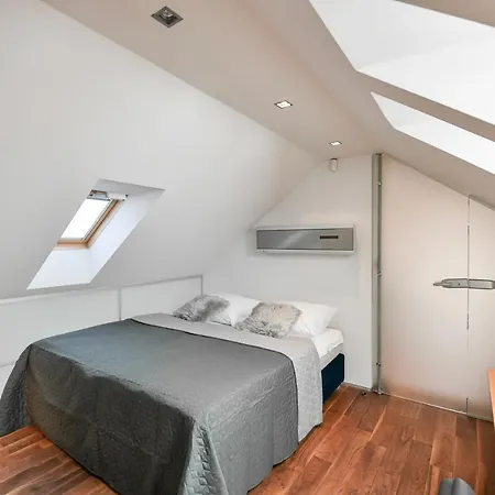Luxury Penthouse With Sauna, Terrace, 250m2, 5bdrm, 3bthrm * Prague