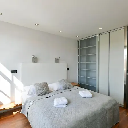 Luxury Penthouse With Sauna, Terrace, 250m2, 5bdrm, 3bthrm Apartment
