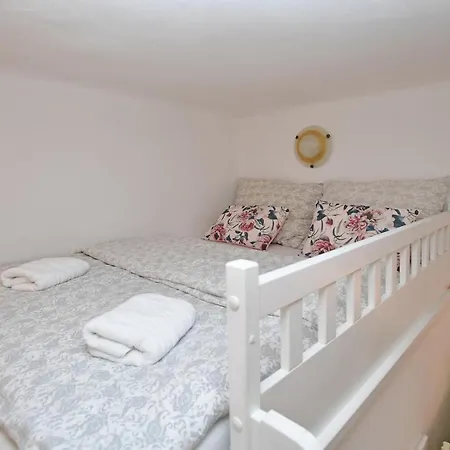 Lovely Little Cosy In Appartement Praag