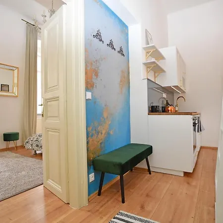 Appartement Lovely Little Cosy In
