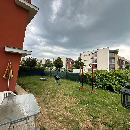 Simple With Garden 15 Min From Center&airport * Praha